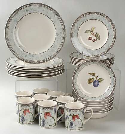 Manorwood 32 Piece Set
