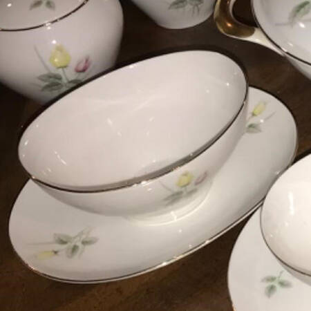 JOH274 Gravy Boat with Attached Underplate