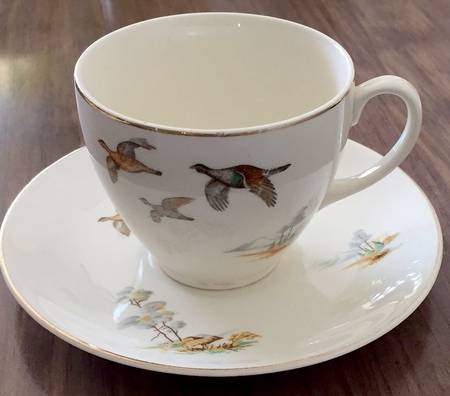 JB607 Footed Cup & Saucer Set