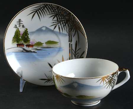 KUT134 Flat Cup & Saucer Set
