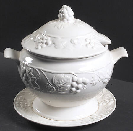 JAP304 Tureen & Lid w/Underplate