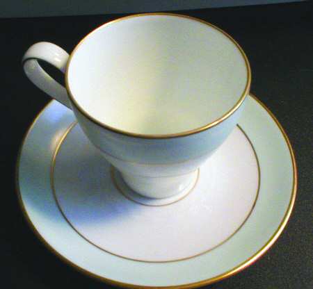 W759 Flat Cup & Saucer Set