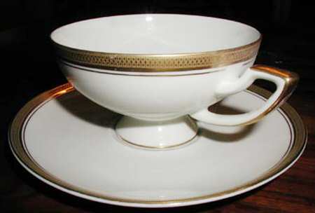 JOH290 Footed Cup & Saucer Set