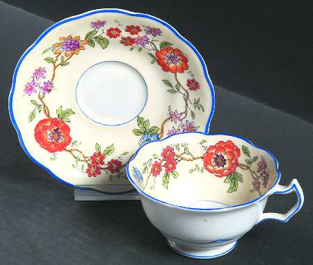 28260 Footed Cup & Saucer Set