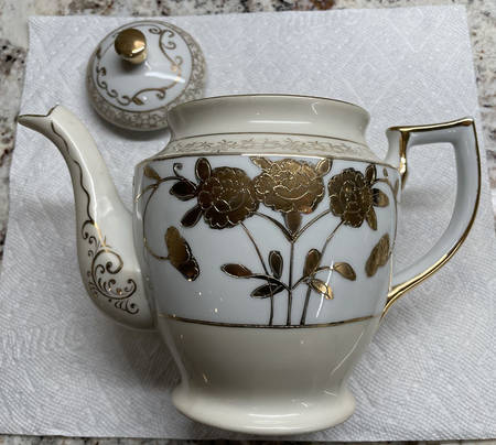 MOY28 Teapot & Lid