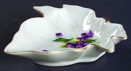 Sweet Violet 3" Leaf Dish