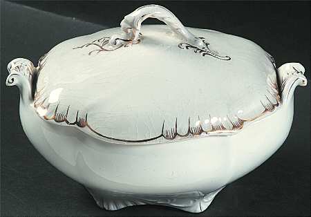 JB770 Sauce Boat & Lid
