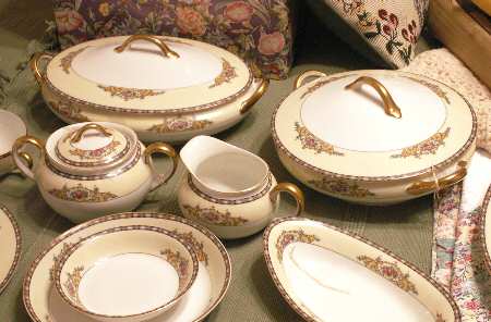 N3170 Oval Covered Vegetable