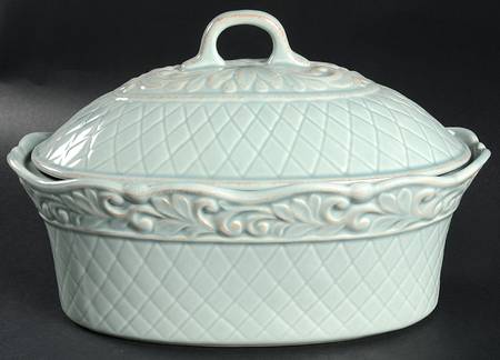 Isabella Blue 2.5 Quart Oval Covered Casserole