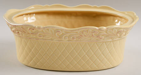 Isabella Yellow 2.5 Quart Oval Covered Casserole No Lid