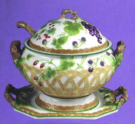 Wild Berries (Multicolor) Tureen & Lid w/Ladle & Underplate