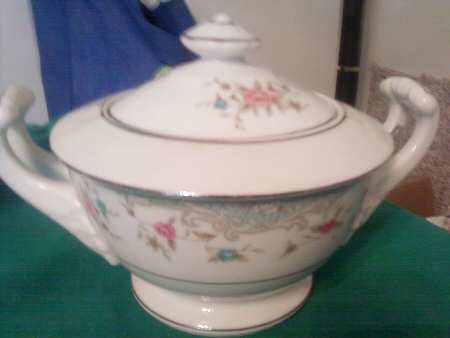 Radiance Sugar Bowl & Lid