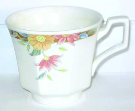 JB839 Footed Cup