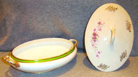 17056 Oval Covered Vegetable
