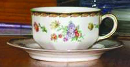 10833 Flat Cup & Saucer Set
