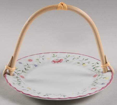 Summer Chintz ("England 1883" Stamp) 5 3/8"-5 5/8" Bamboo Handled Serving Plate  HC