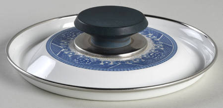 Willow Blue ("England 1883" Backstamp, China) Lid for 1.5 Qt Metal Covered Saucepan