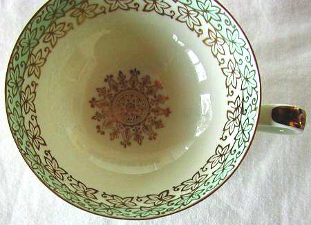 02359 Footed Cup
