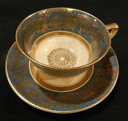 JB889 Footed Cup & Saucer Set