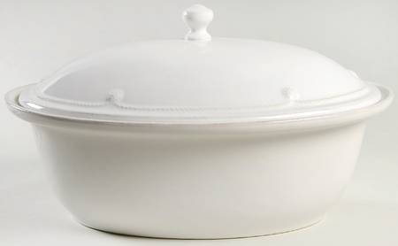 Berry and Thread Whitewash 3 Quart Round Covered Casserole