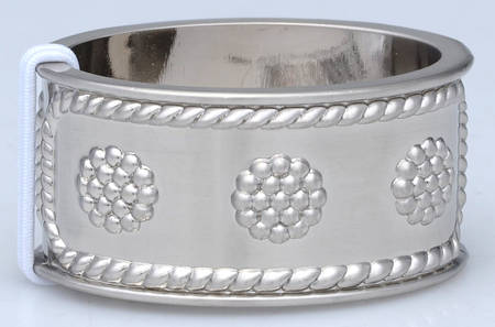 Berry and Thread Whitewash Metal Napkin Ring