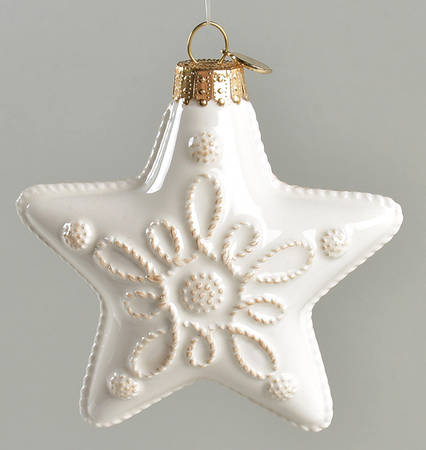 Berry and Thread Whitewash Ornament