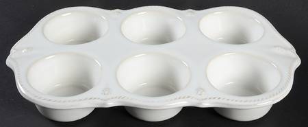 Berry and Thread Whitewash Muffin Pan (Holds 6 Muffins)