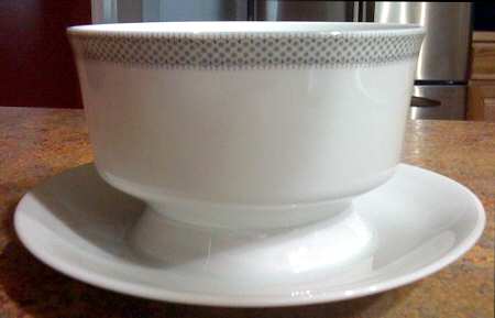 JOE39 Gravy Boat with Attached Underplate