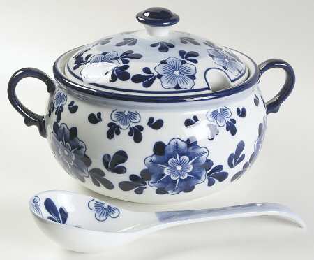 JCP18 Tureen & Lid w/Ladle