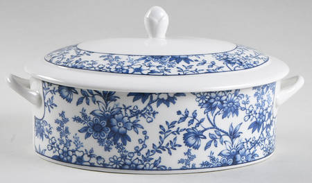 English Garden Oval Covered Vegetable