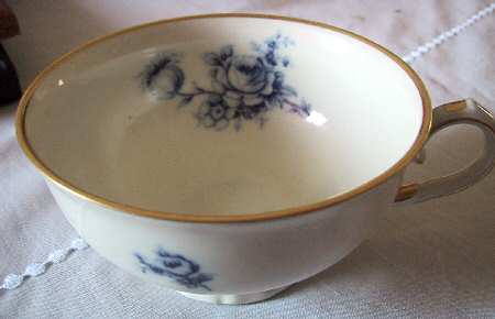 JOH340 Footed Cup