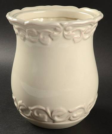 Felice Ivory Small Canister No Lid