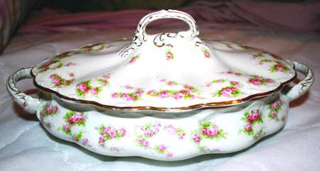 JB943 Oval Covered Vegetable
