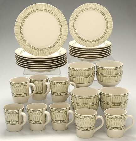 Basket Weave 32 Piece Set