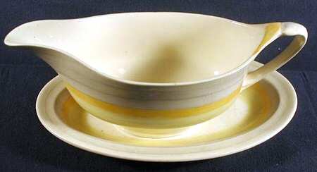 JB957 Gravy Boat with Attached Underplate