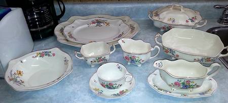 JB959 Gravy Boat with Attached Underplate