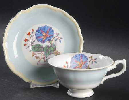 32926 Footed Cup & Saucer Set