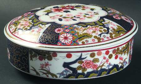 Old Imari Round Box & Lid