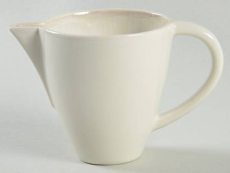 Vuelta White Pearl Creamer