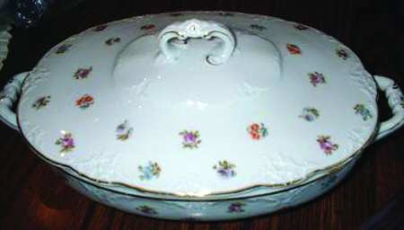 JOH356 Oval Covered Vegetable