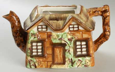 JAP722 (Square Cottage Shaped) Teapot No Lid