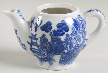 Blue Willow (Child's Set, Made in Japan) Toy Teapot No Lid