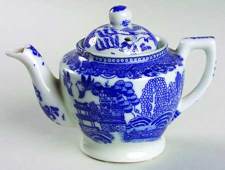 Blue Willow (Child's Set, Made in Japan) Toy Tea Pot & Lid