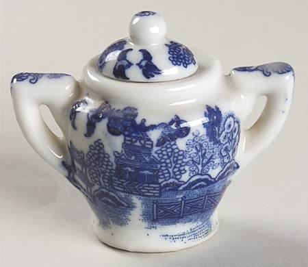 Blue Willow (Child's Set, Made in Japan) Toy Sugar Bowl & Lid