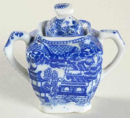 Blue Willow (Child's Set, Made in Japan) Toy Sugar Bowl & Lid