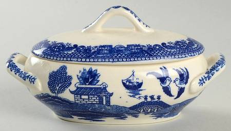 Blue Willow (Child's Set, Made in Japan) Toy Oval Covered Vegetable
