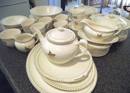 Jb988 Gravy Boat & Underplate