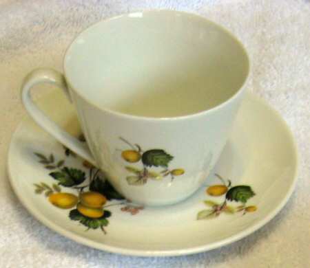 JB990 Flat Cup & Saucer Set