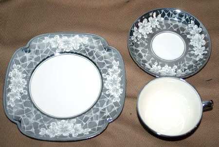 JB995 Footed Cup & Saucer Set