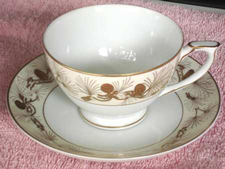 JYO75 Footed Cup & Saucer Set